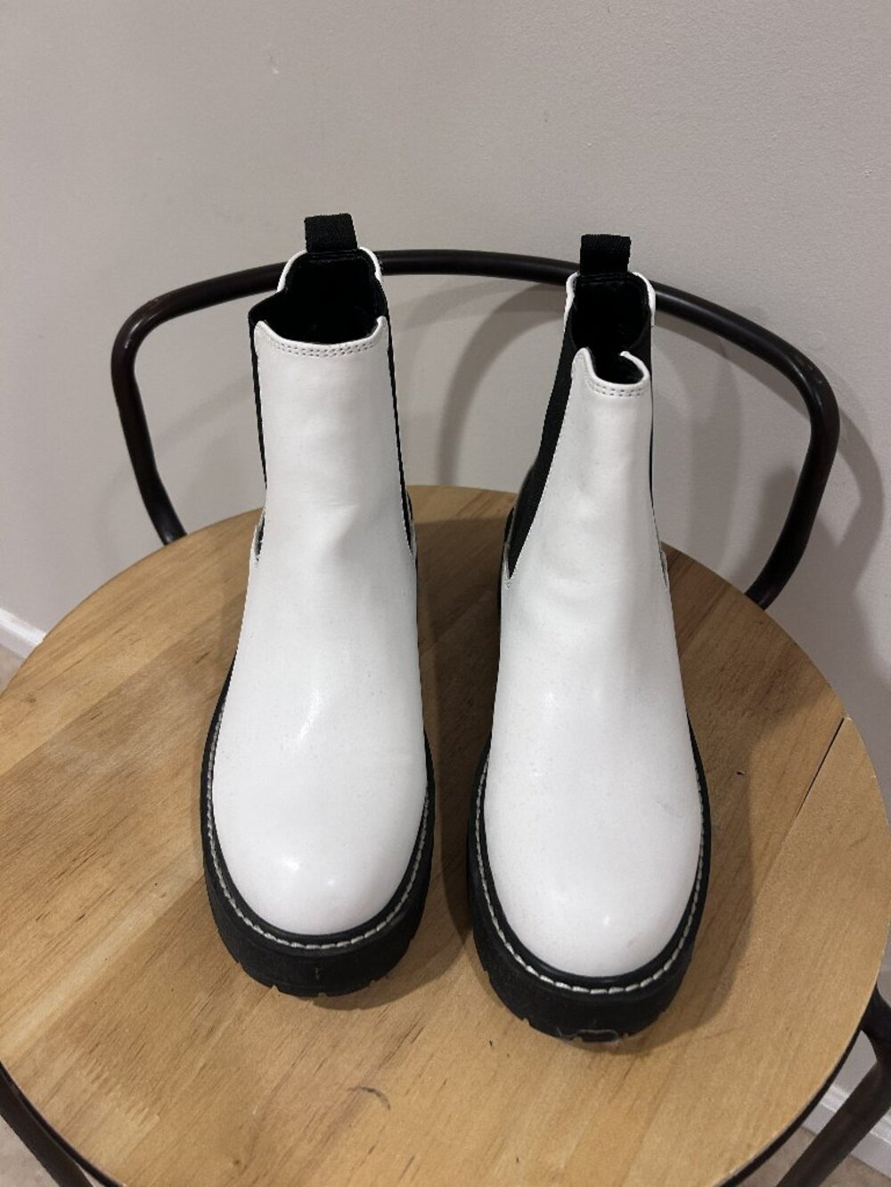 Madden Girl White Leather Chelsea Boots - Size 7.5